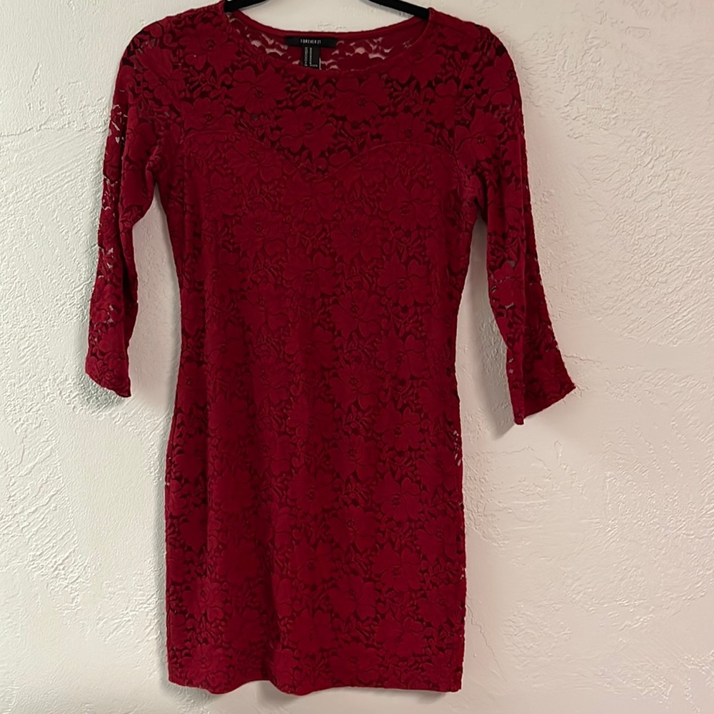 Beautiful mini dress that is bodycon style!